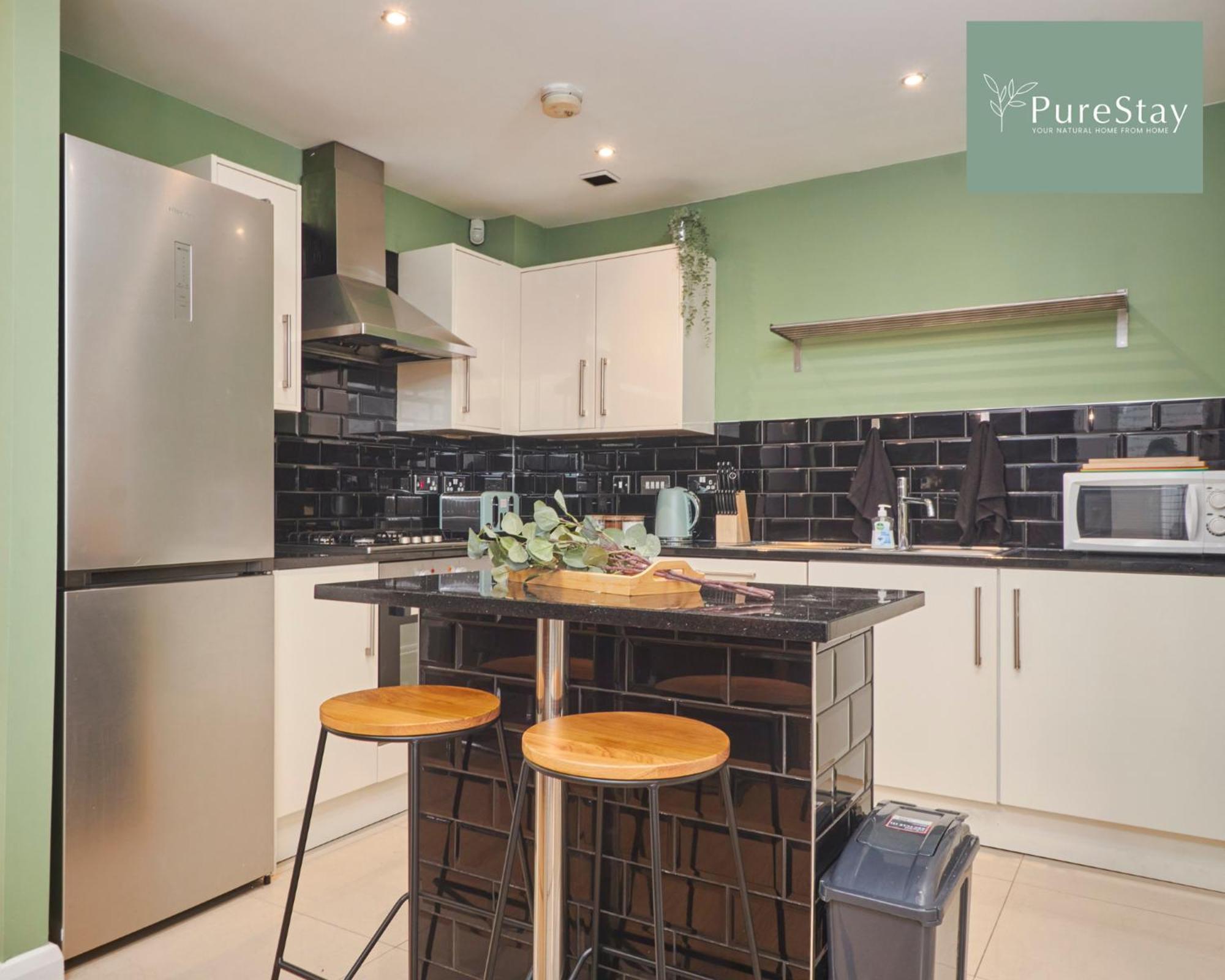 Superb House By Purestay Serviced Accommodation Manchester With Free Parking Exterior photo